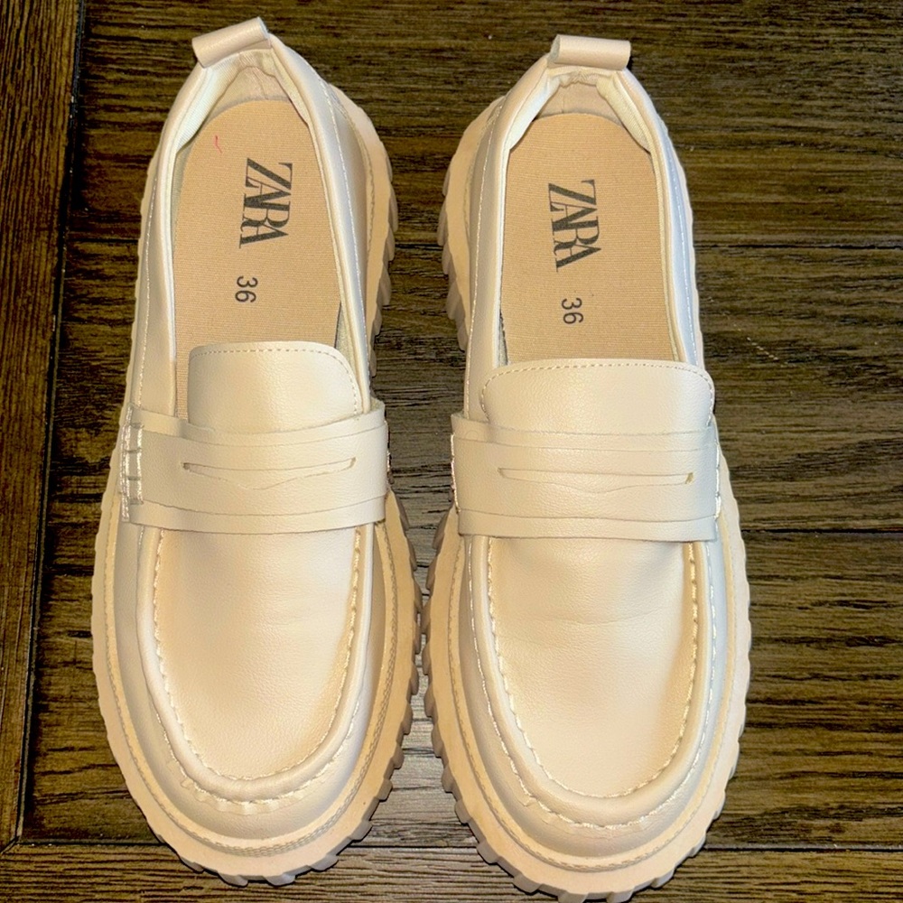 Womens ZARA chunky heel loafers-sz. 36 (Eur.)